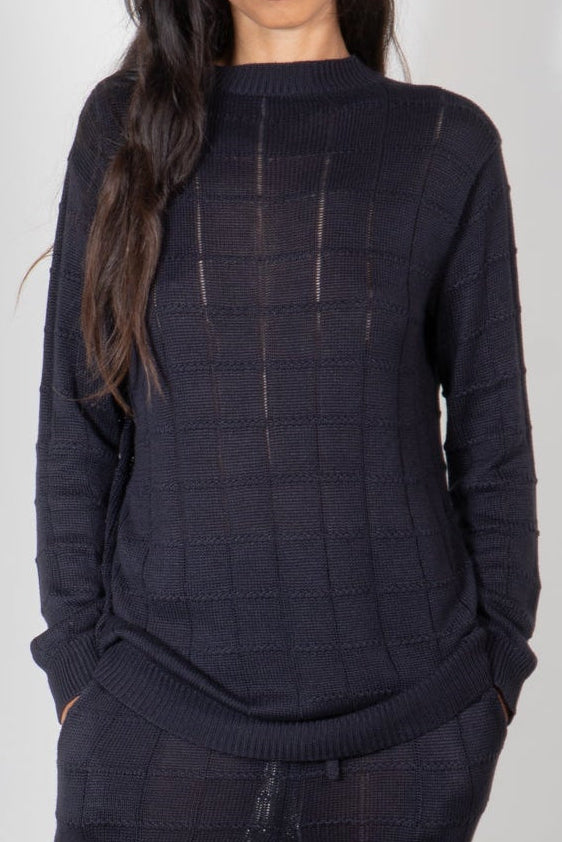 Long Sleeve Shirt in Square