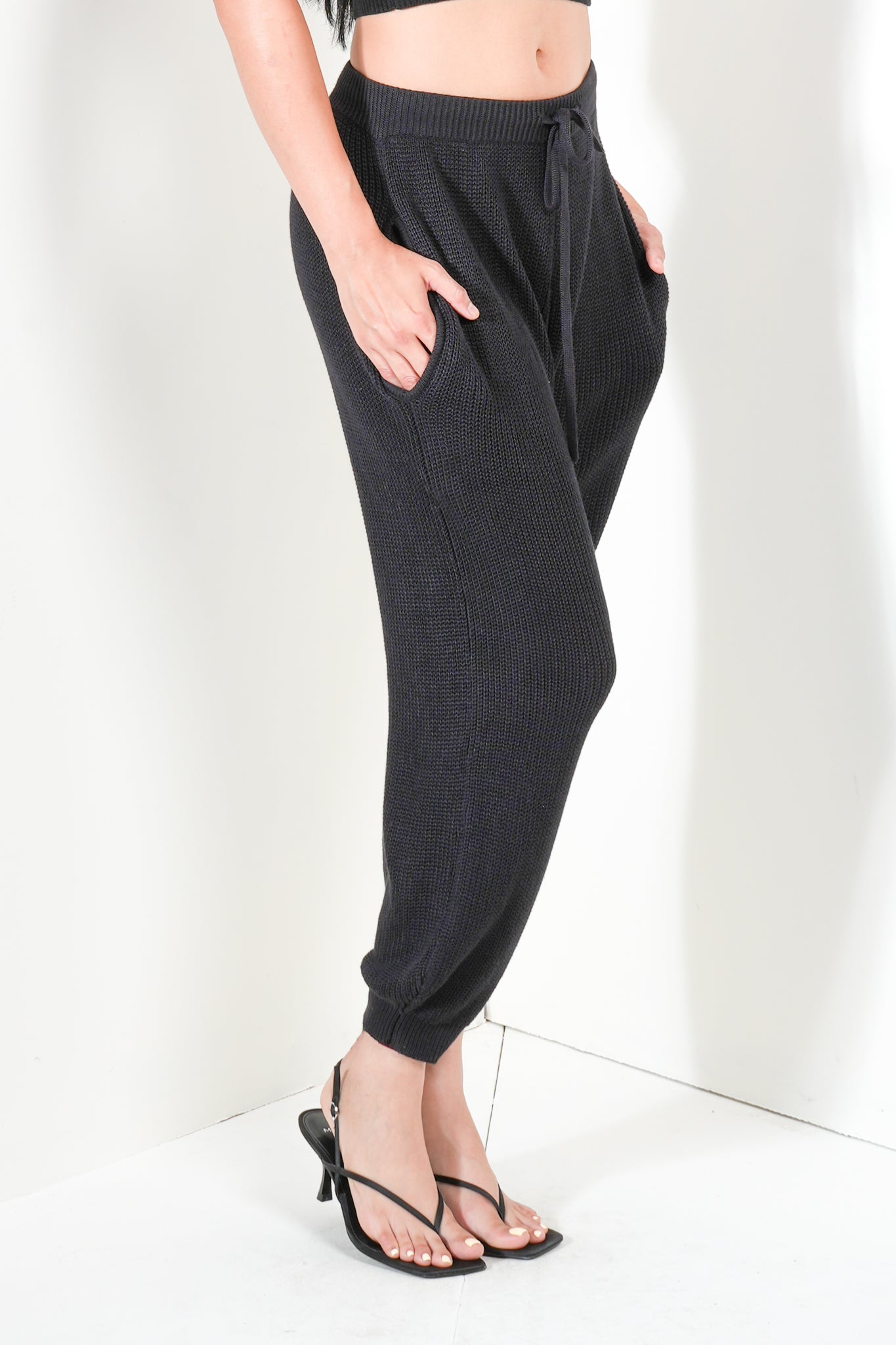 Mid-Rise Ribbed Pants with Ankle Cuff