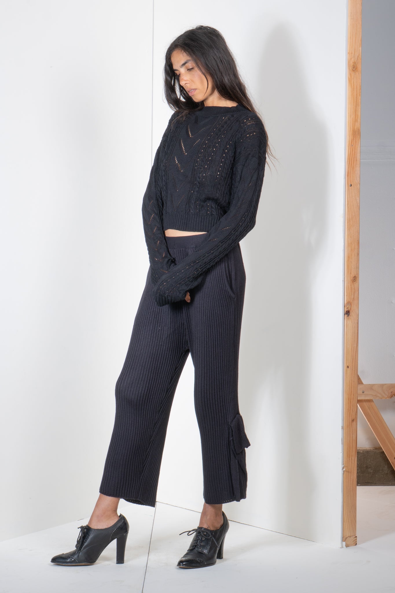 Ribbed Cargo Capri Pants