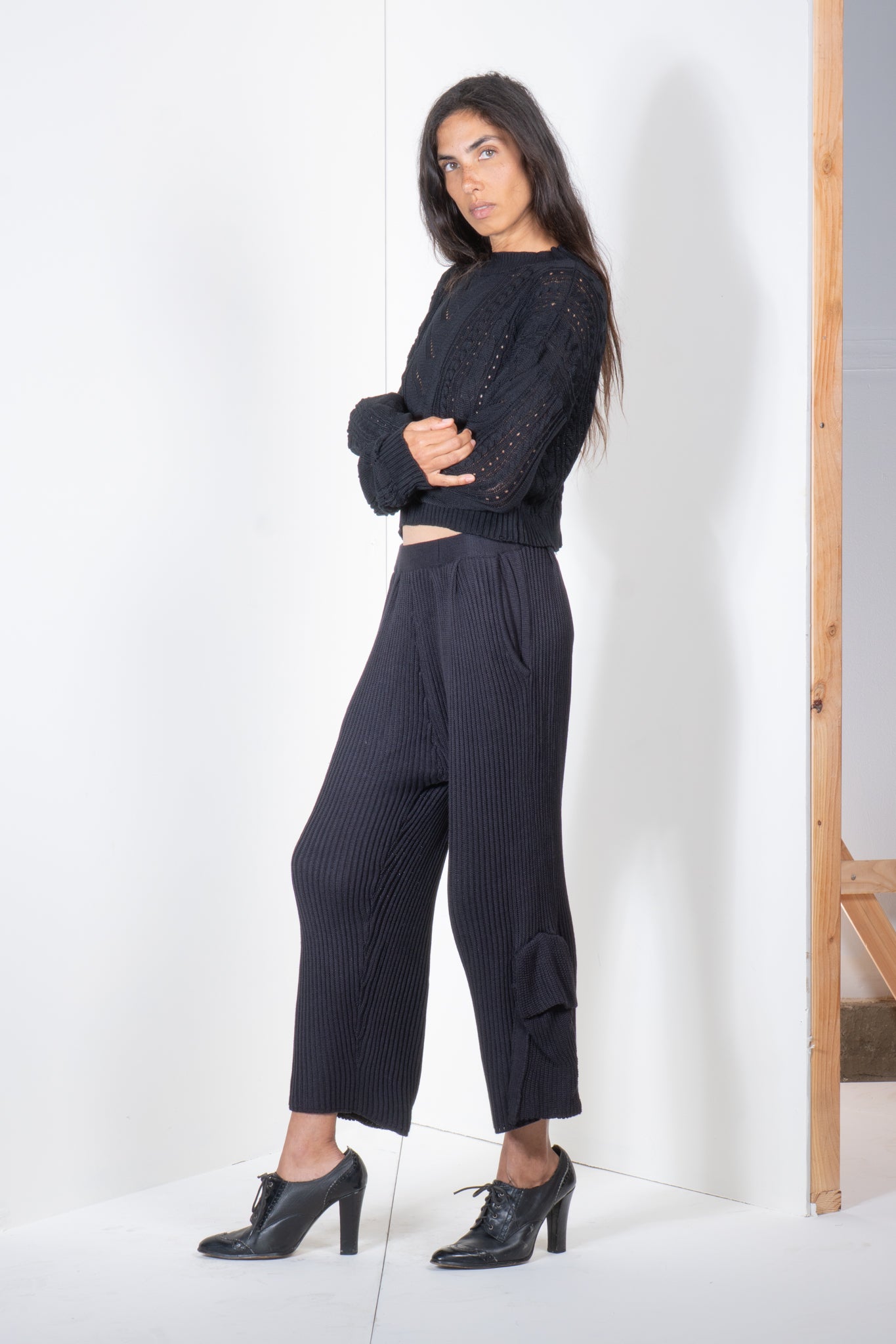 Ribbed Cargo Capri Pants