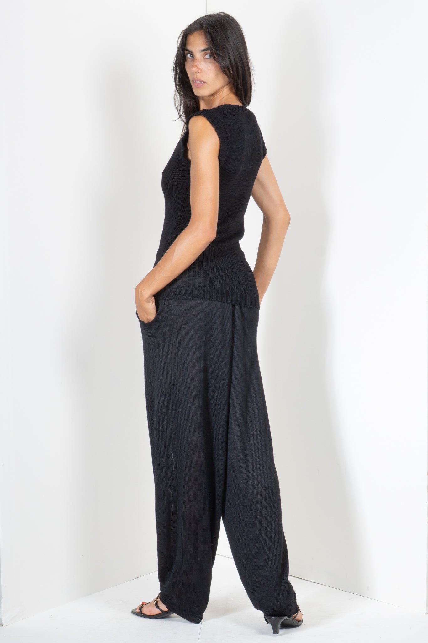 Sleeveless Top in Heavy Guage Yarn
