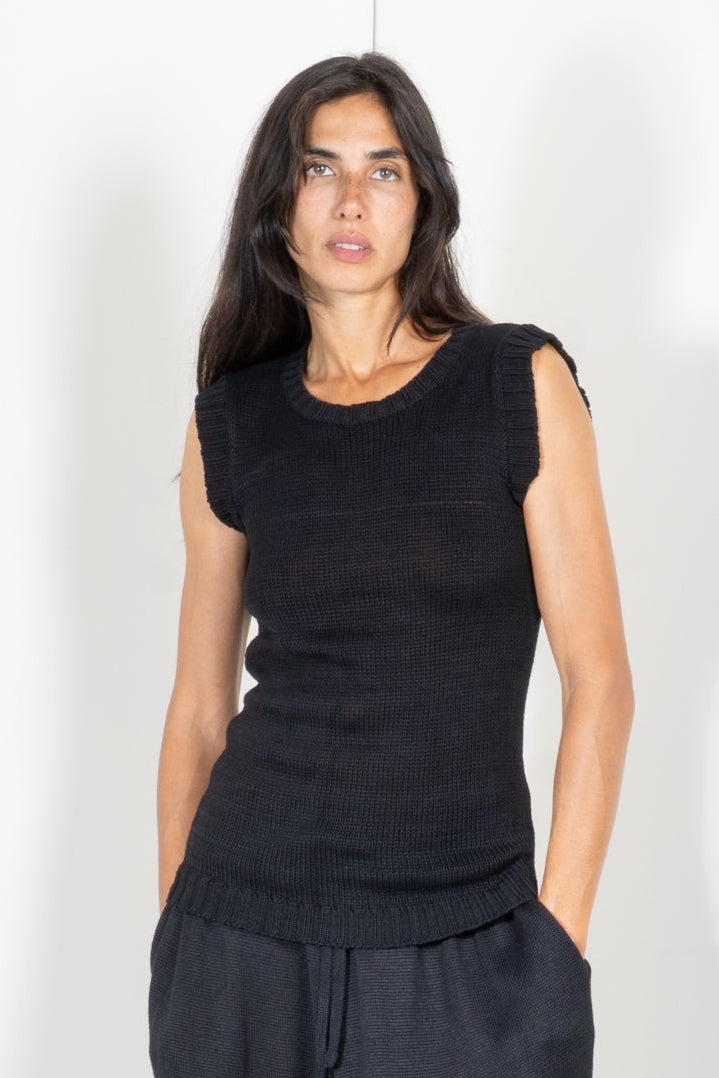 Sleeveless Top in Heavy Guage Yarn