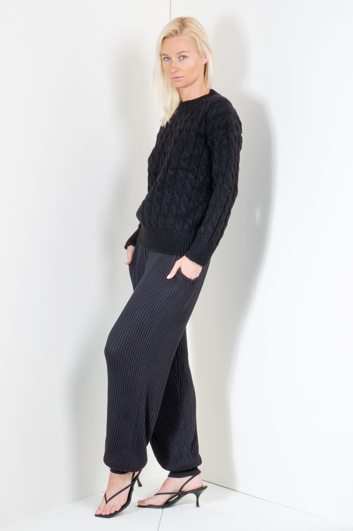 Pants in Relaxed Fit Ribbed with Ankle Cuff