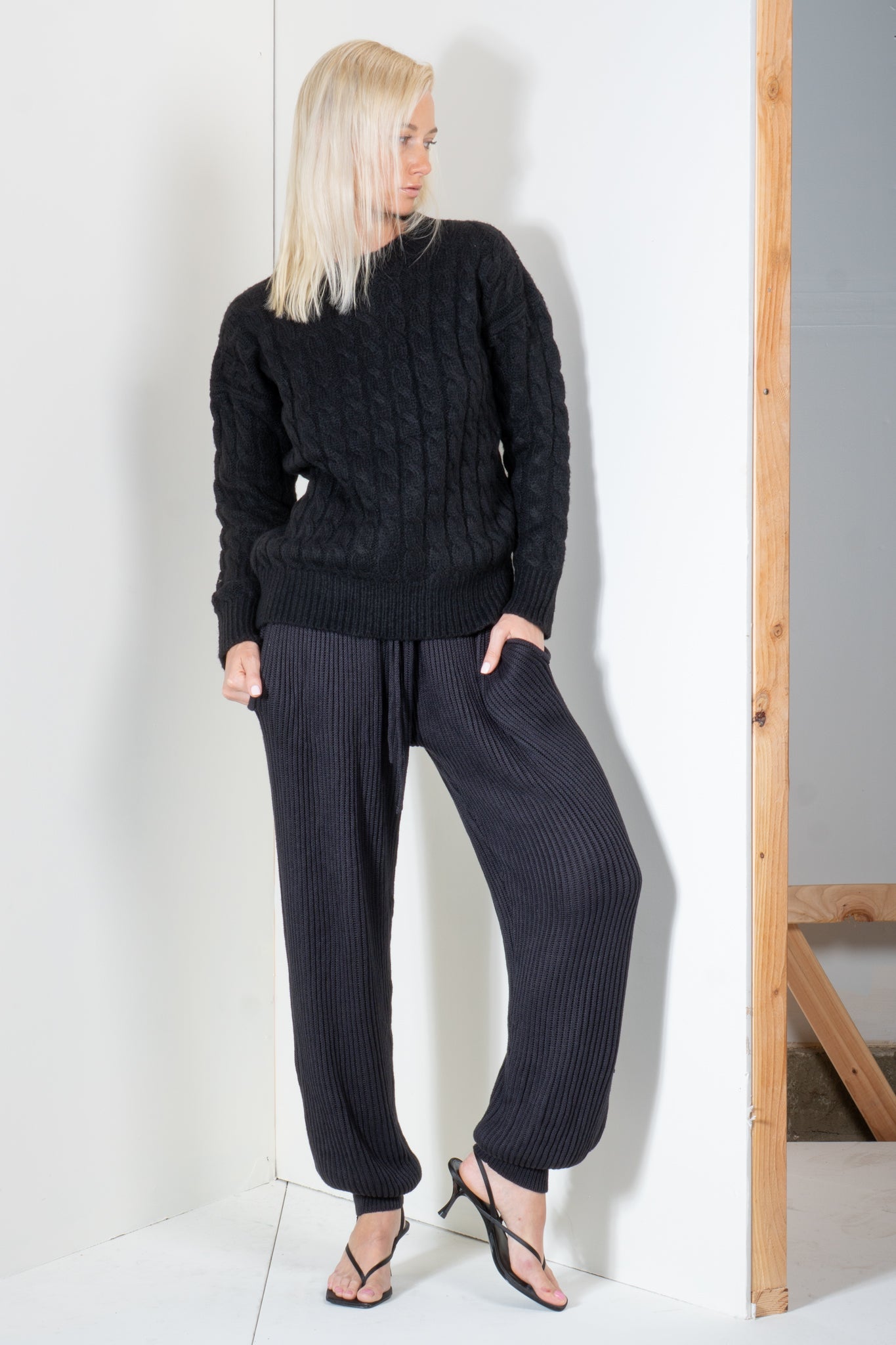 Pants in Relaxed Fit Ribbed with Ankle Cuff