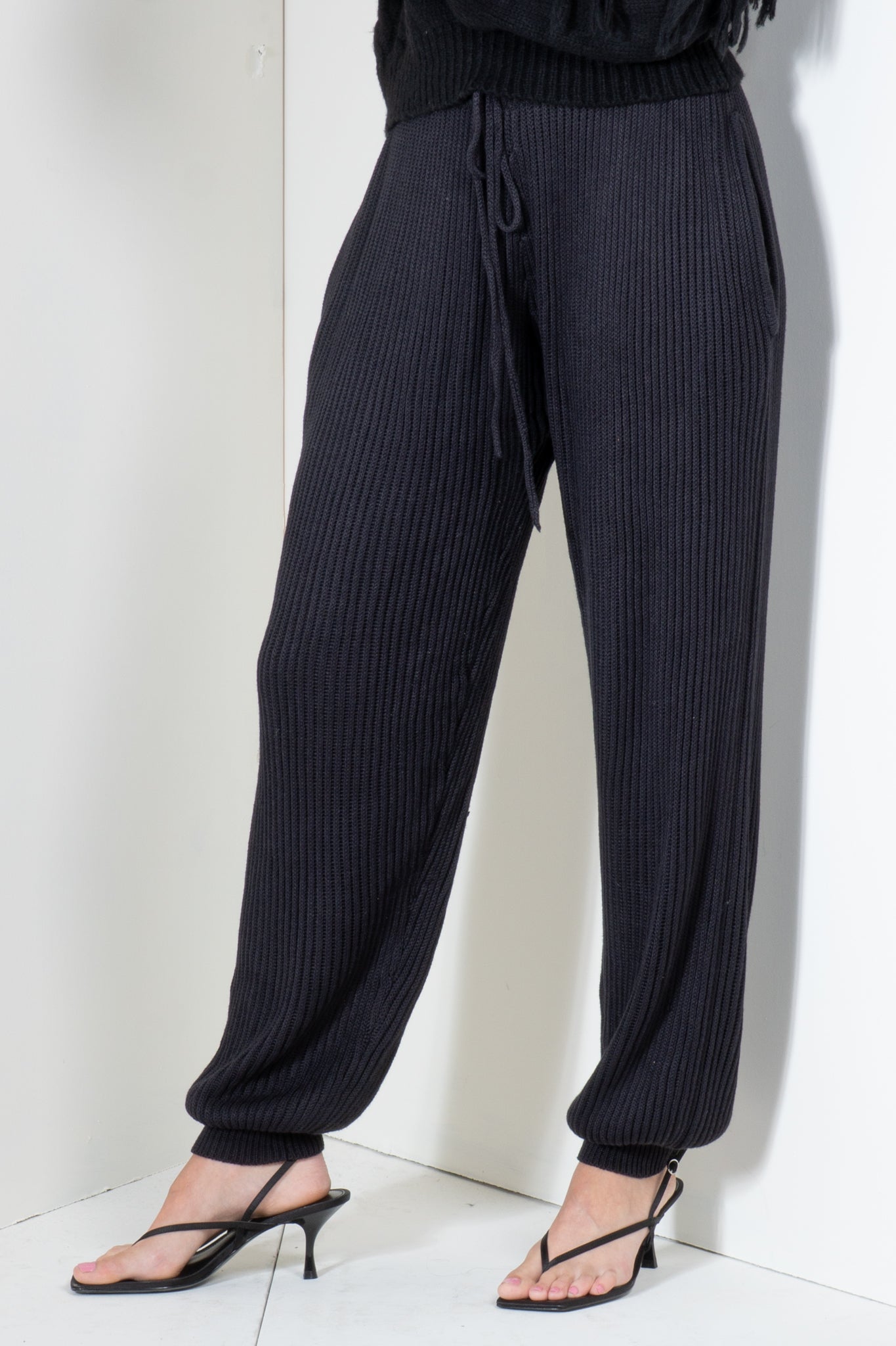 Pants in Relaxed Fit Ribbed with Ankle Cuff